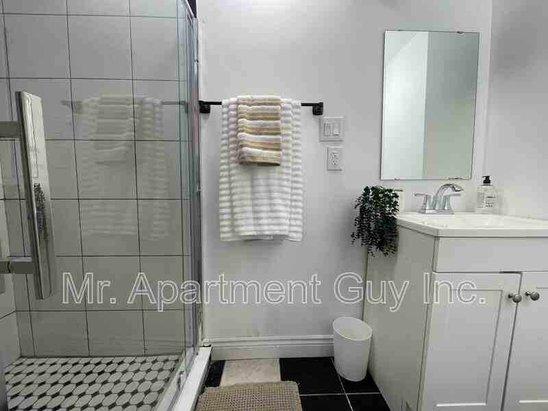 45 St. Paul St W #4 - Photo 6 of 8