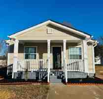 featured image of 1405 Leonard Ave