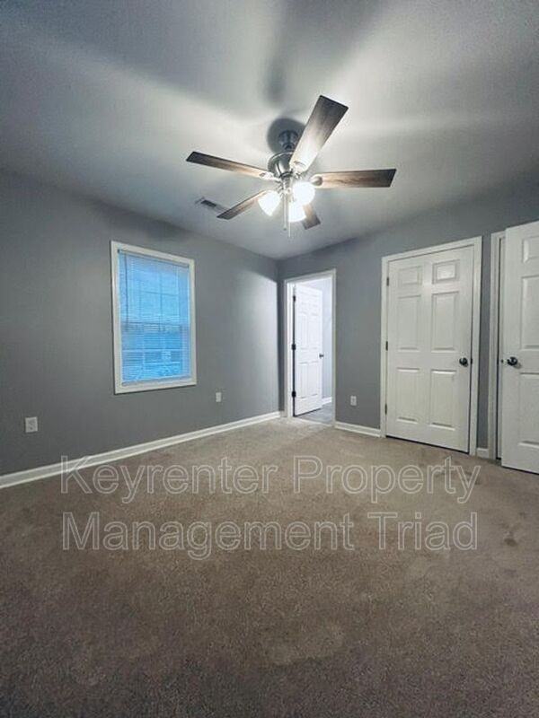 1405 Leonard Ave - Photo 7 of 21