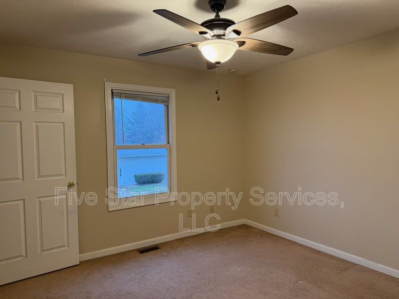 411 N Dawson St #411 - Photo 2 of 9