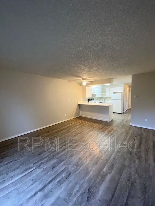 638 M St Ne #4 - Photo 7 of 13