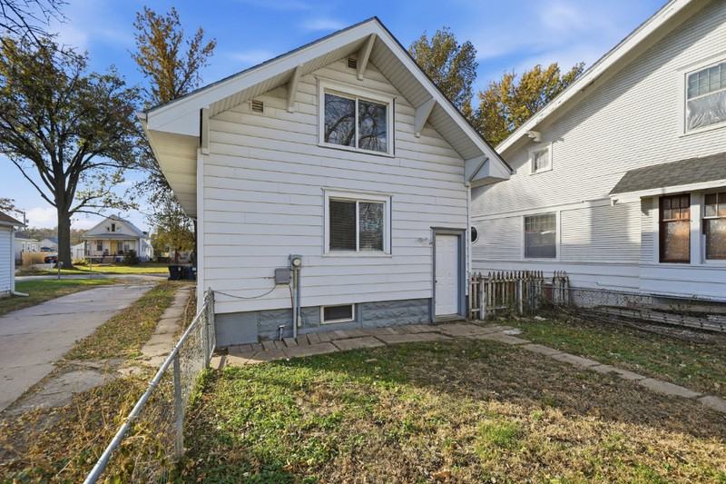 410 D St - Photo 3 of 19