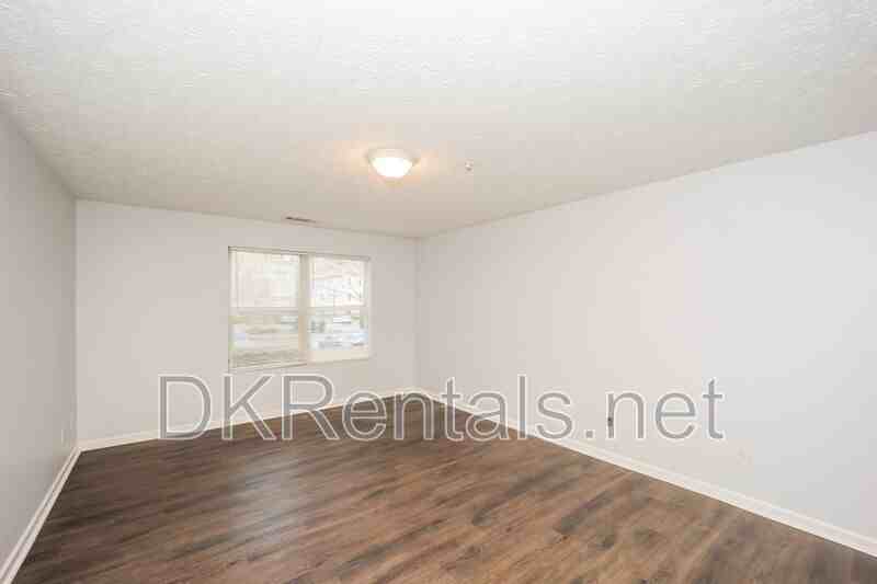 12101 Fairington Ridge Cir - Photo 3 of 15