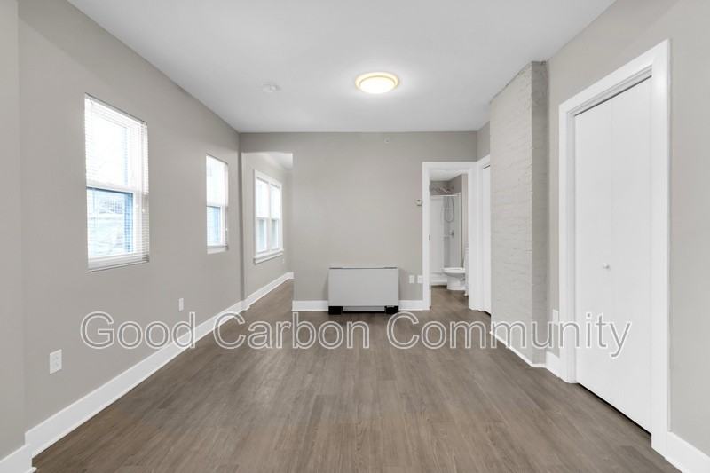 2136 Main St #206 - Photo 5 of 10