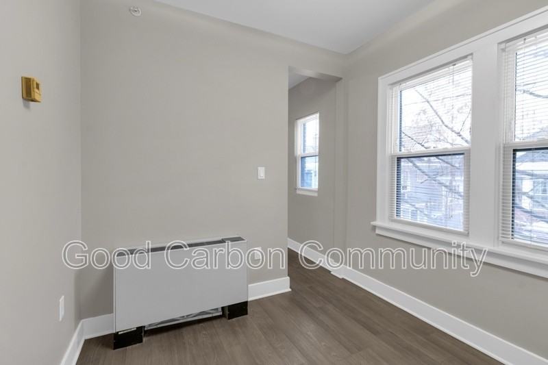 2136 Main St #206 - Photo 6 of 10