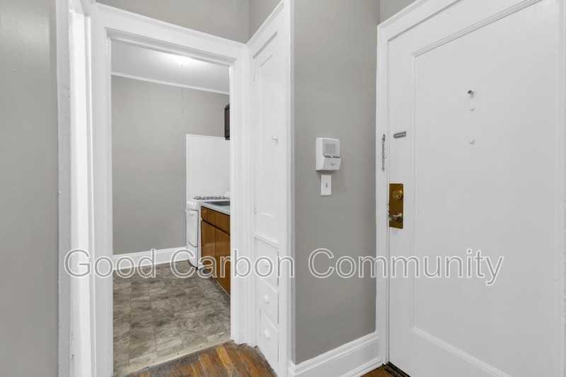 1016 Amherst St #B6 - Photo 5 of 10