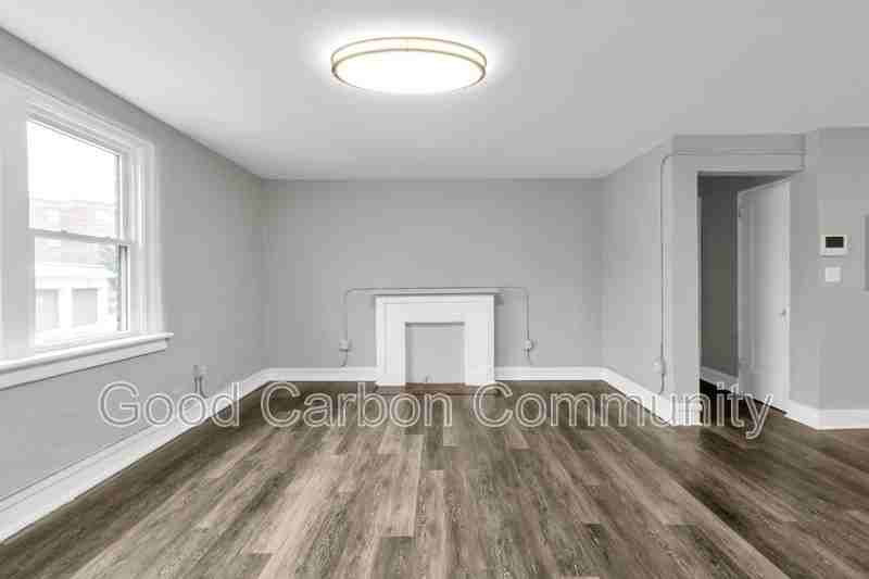 1015 Amherst St #6 - Photo 2 of 10