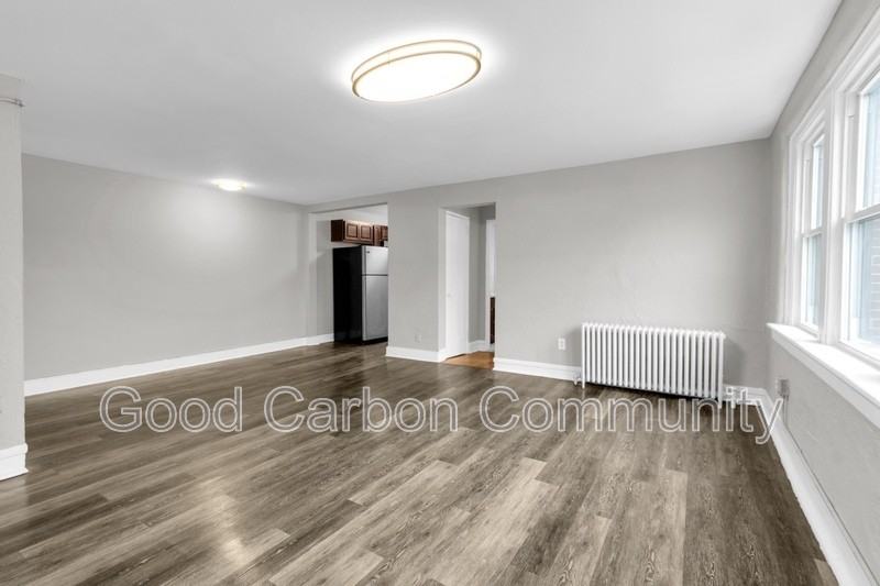 1015 Amherst St #6 - Photo 3 of 10