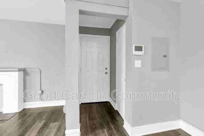 1015 Amherst St #6 - Photo 5 of 10