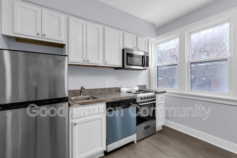 2136 Main St #100 - Photo 5 of 11