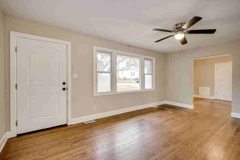 116 Kirby Dr - Photo 3 of 24