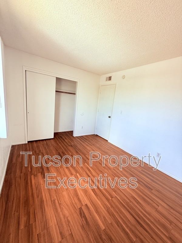 660 S Tucson Blvd - Photo 7 of 16