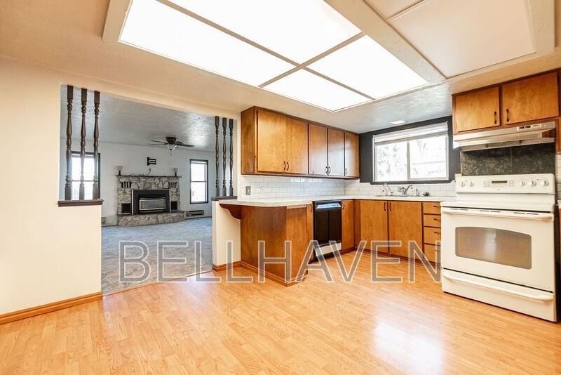 213 W 37th St - Photo 3 of 11