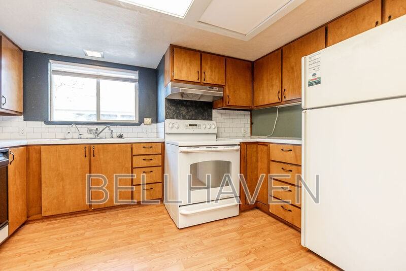 213 W 37th St - Photo 4 of 11