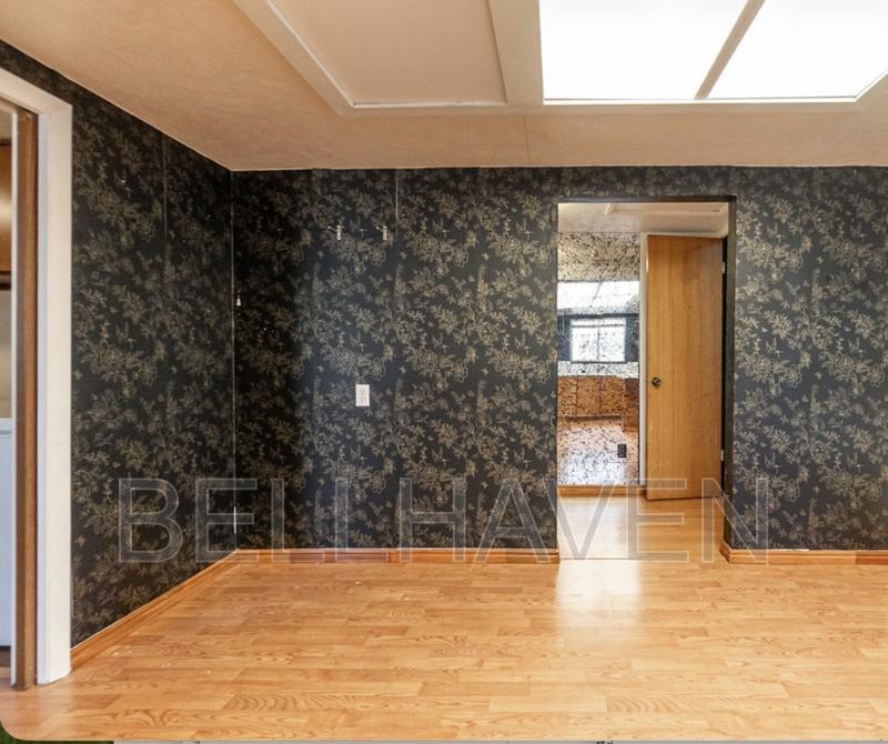 213 W 37th St - Photo 5 of 11