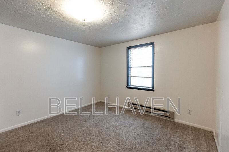 213 W 37th St - Photo 7 of 11