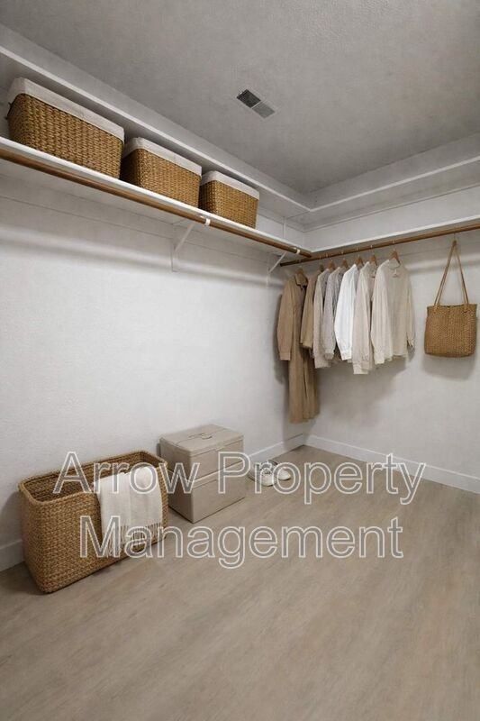 2380 N 44th St #7 - Photo 6 of 11