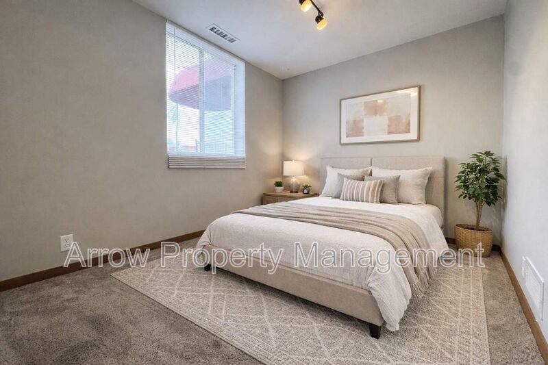 2501 N St - Photo 3 of 7