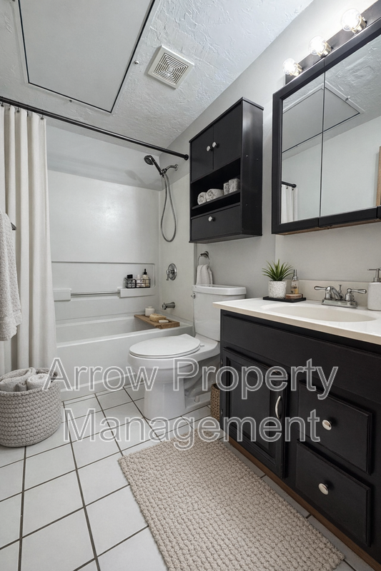 2501 N St - Photo 4 of 7