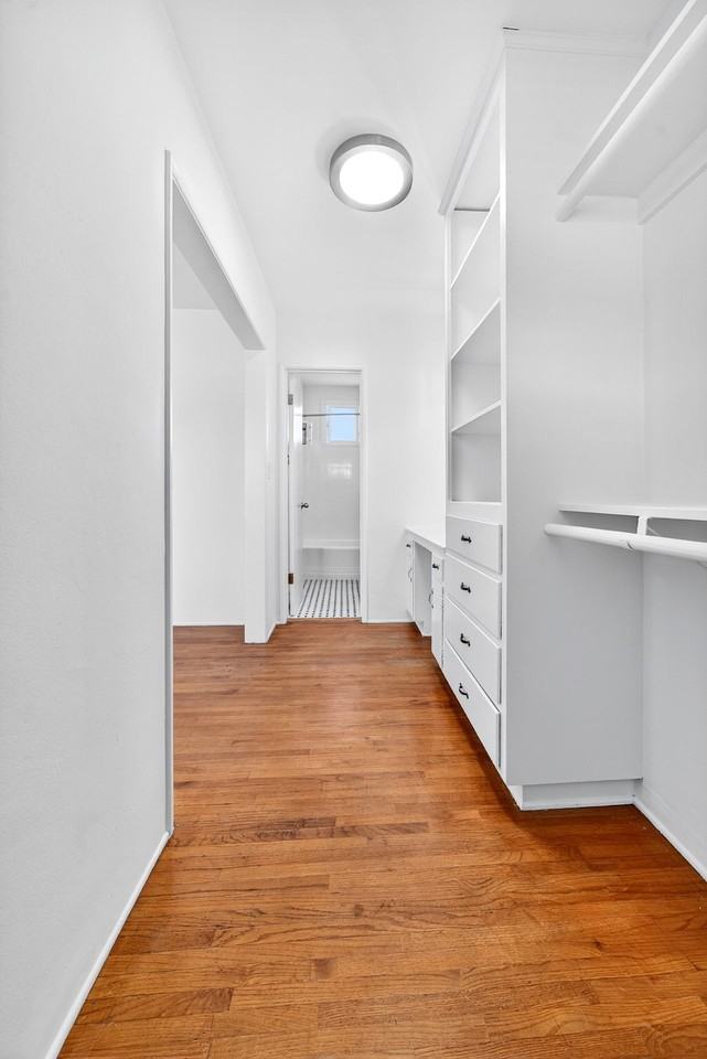 2010 Ocean Park Blvd - Photo 7 of 8