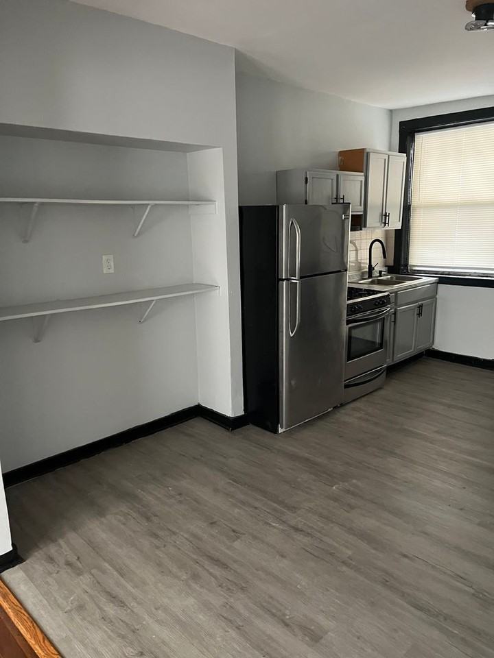 7501 S Jeffery LLC - Photo 3 of 8