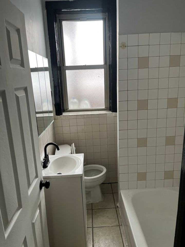 7501 S Jeffery LLC - Photo 5 of 8