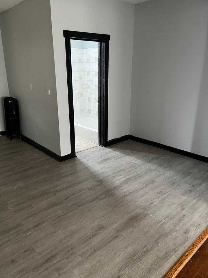 7501 S Jeffery LLC - Photo 7 of 8