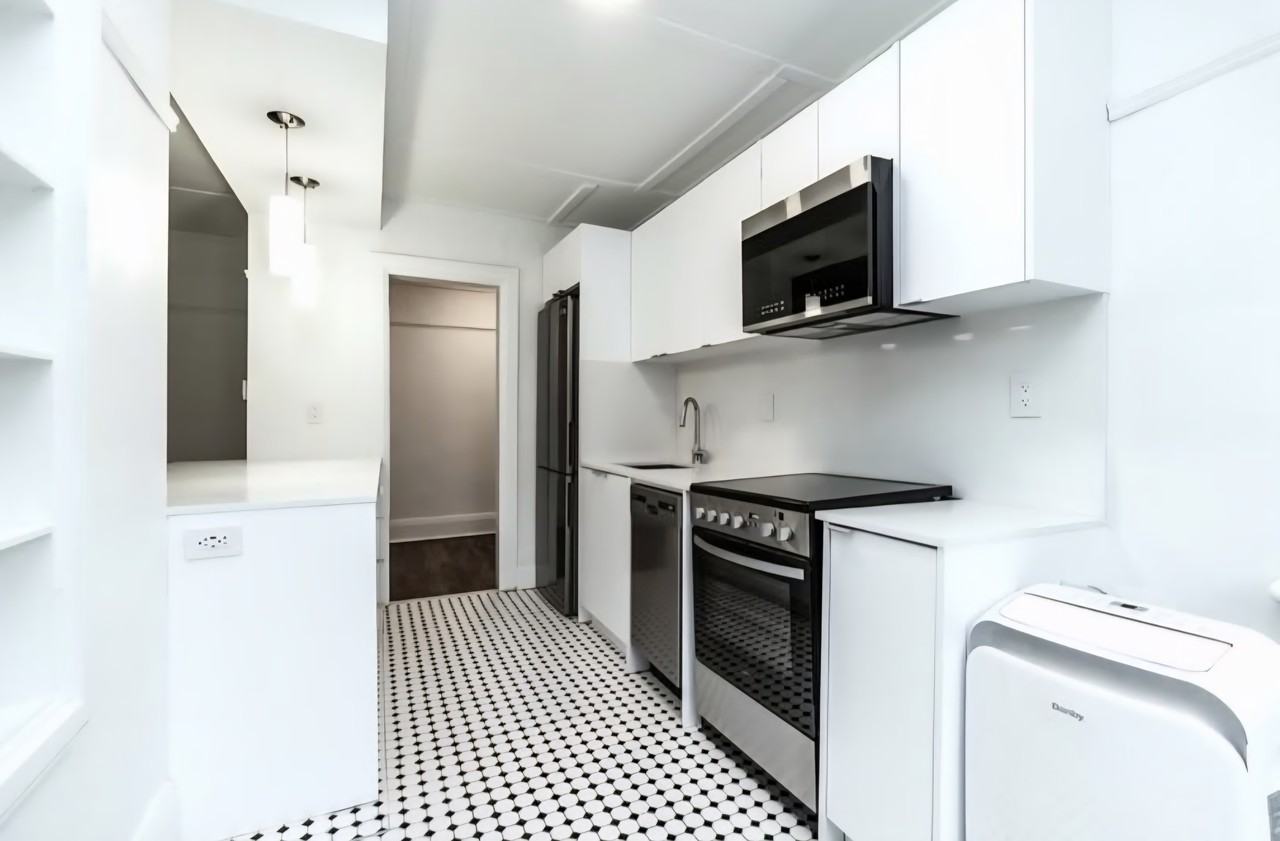 100 Vaughan Road #18 - Photo 3 of 14