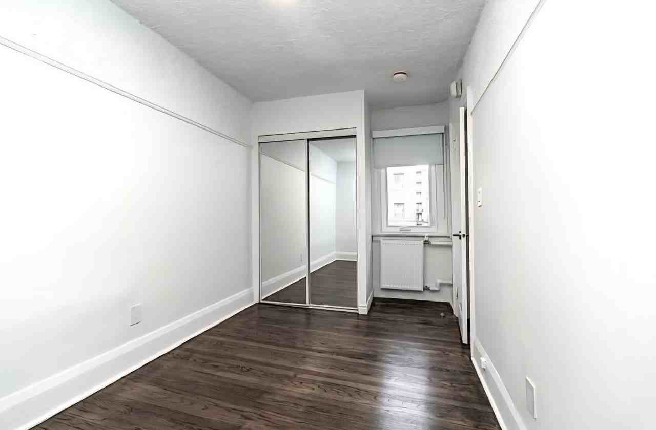 100 Vaughan Road #18 - Photo 6 of 14