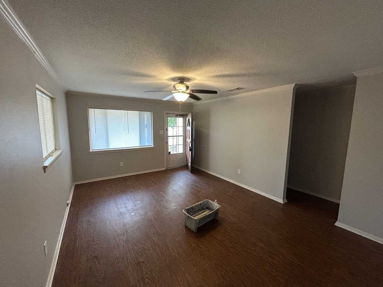 727 Hickory St - Photo 6 of 10