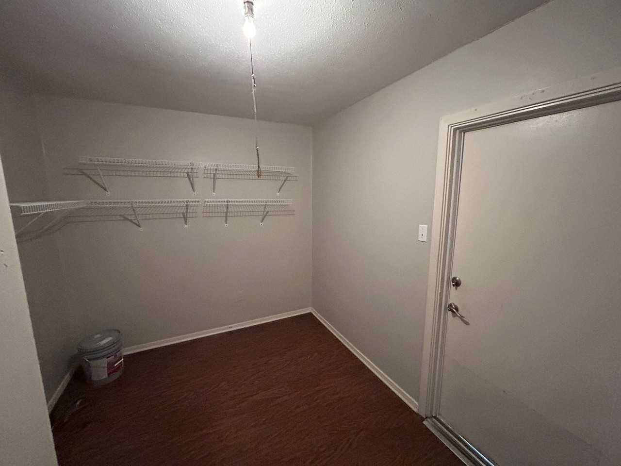 727 Hickory St - Photo 7 of 10