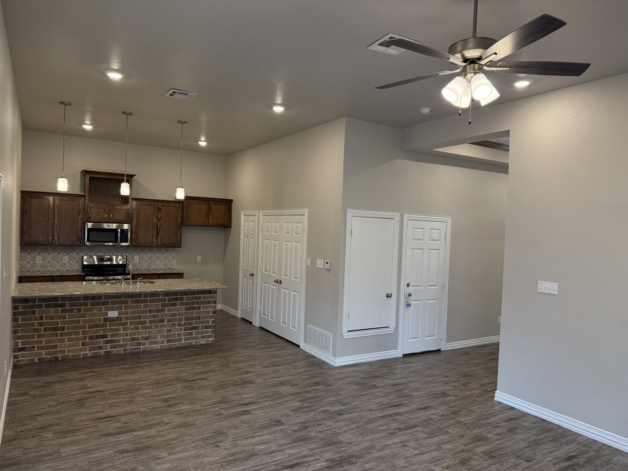 3147 Fenway Circle - Photo 2 of 11