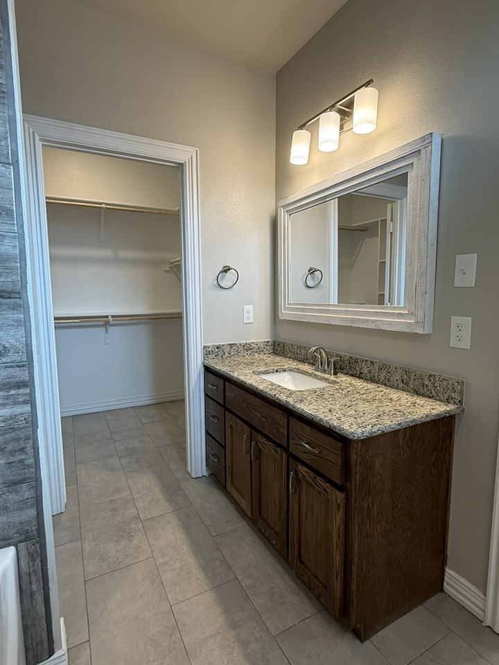 3147 Fenway Circle - Photo 6 of 11