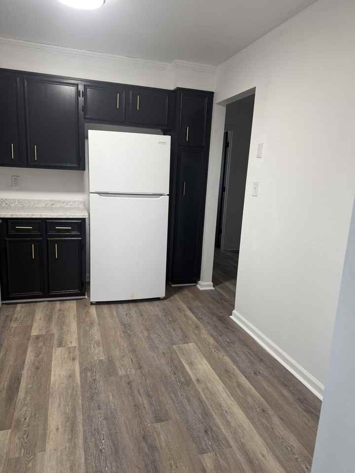 1820 Grandin Road Southwest - Photo 3 of 8