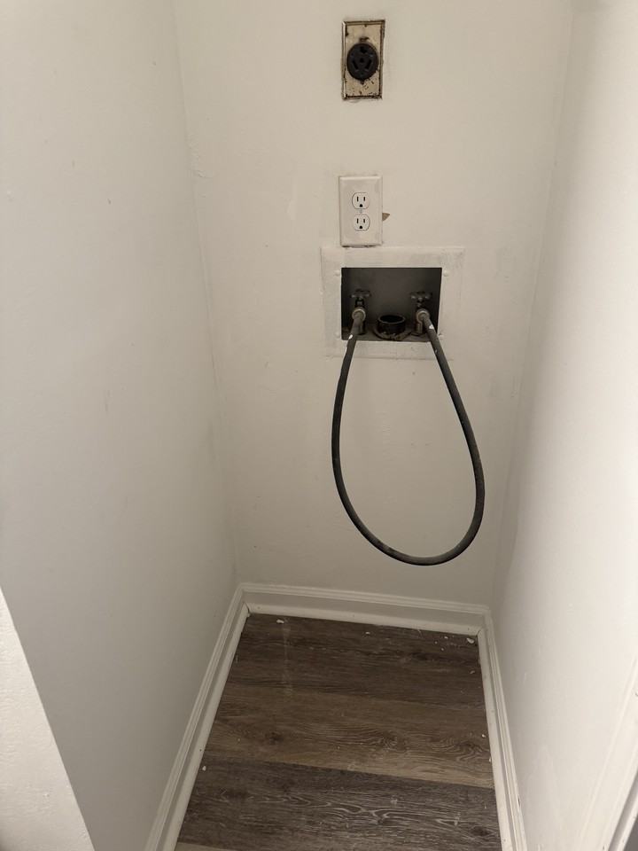 1820 Grandin Road Southwest - Photo 7 of 8