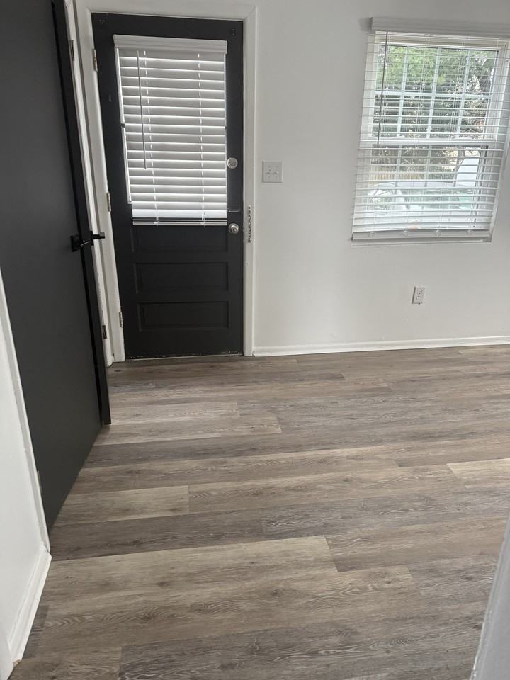 1844 Grandin Road Southwest - Photo 3 of 8