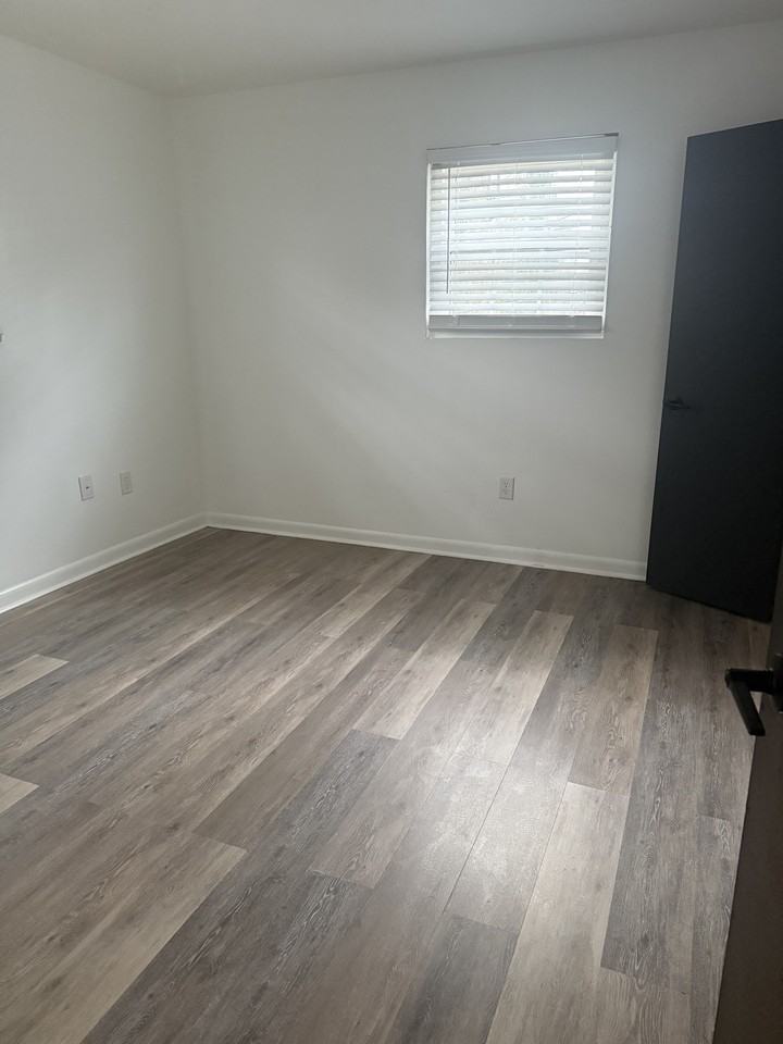 1844 Grandin Road Southwest - Photo 6 of 8