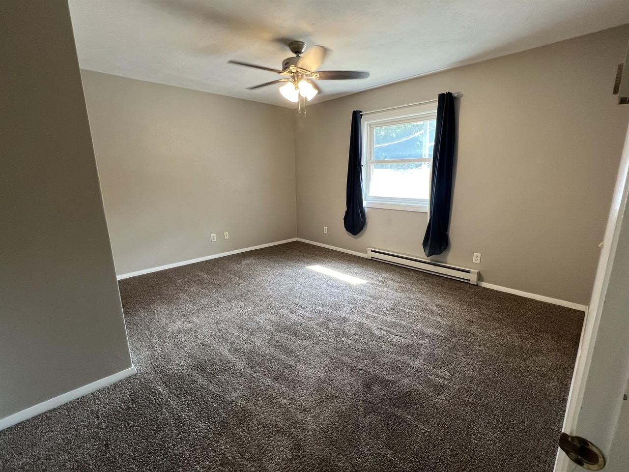 550 Samuel Street - Photo 3 of 17