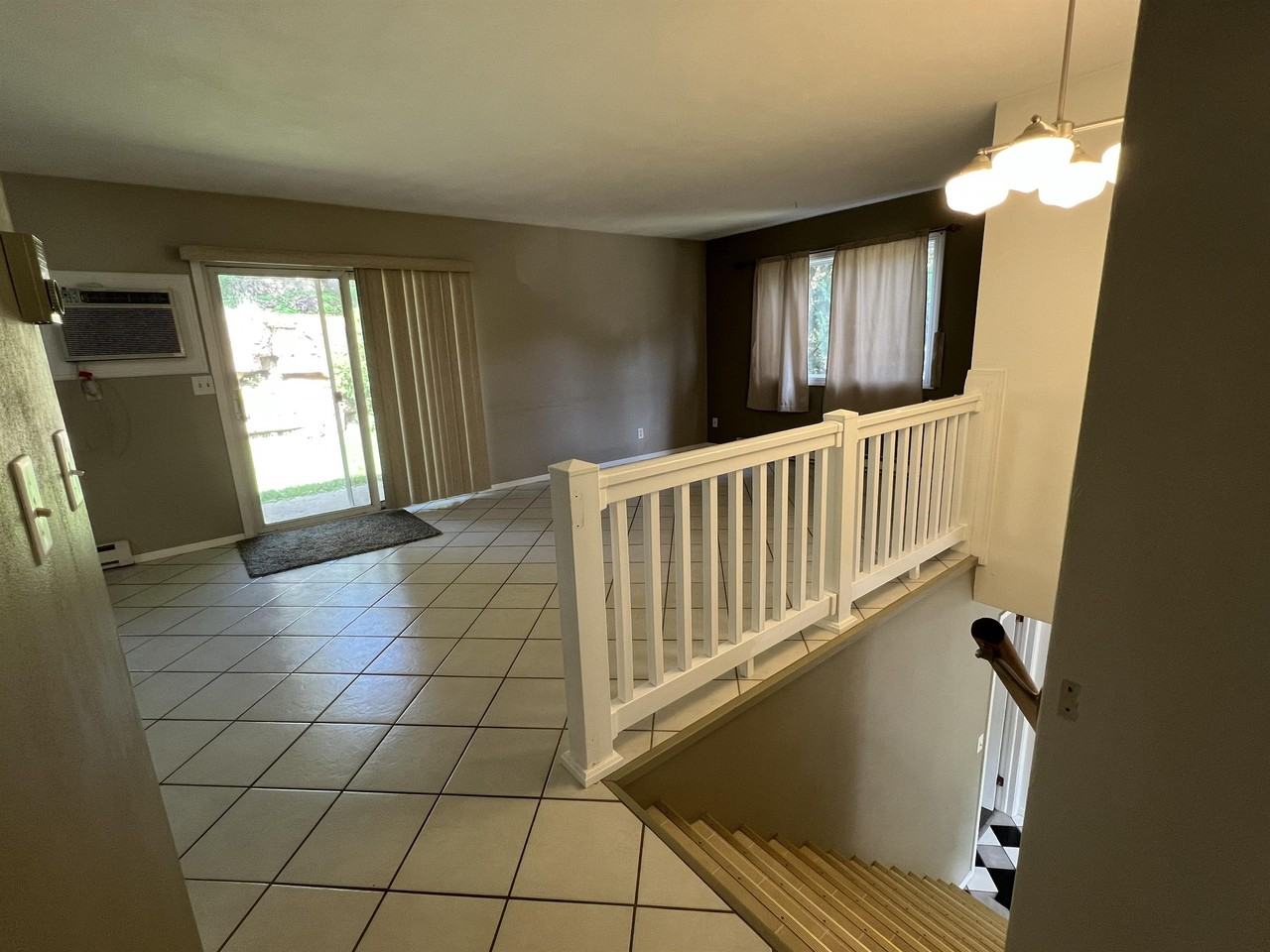 550 Samuel Street - Photo 5 of 17