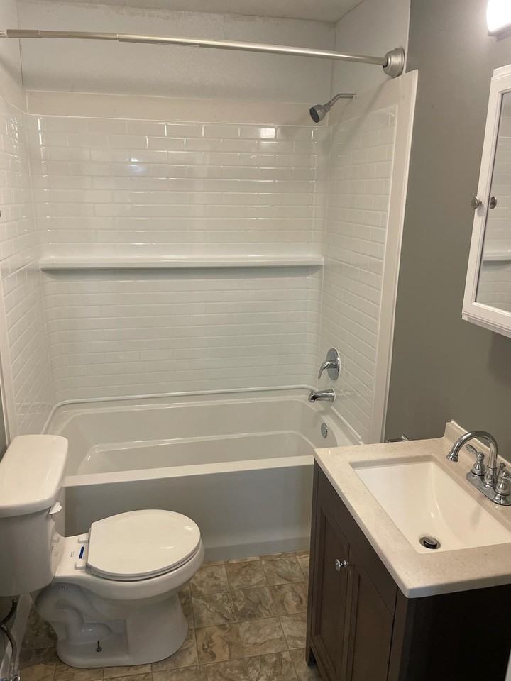 602 Racine Avenue - Photo 3 of 18