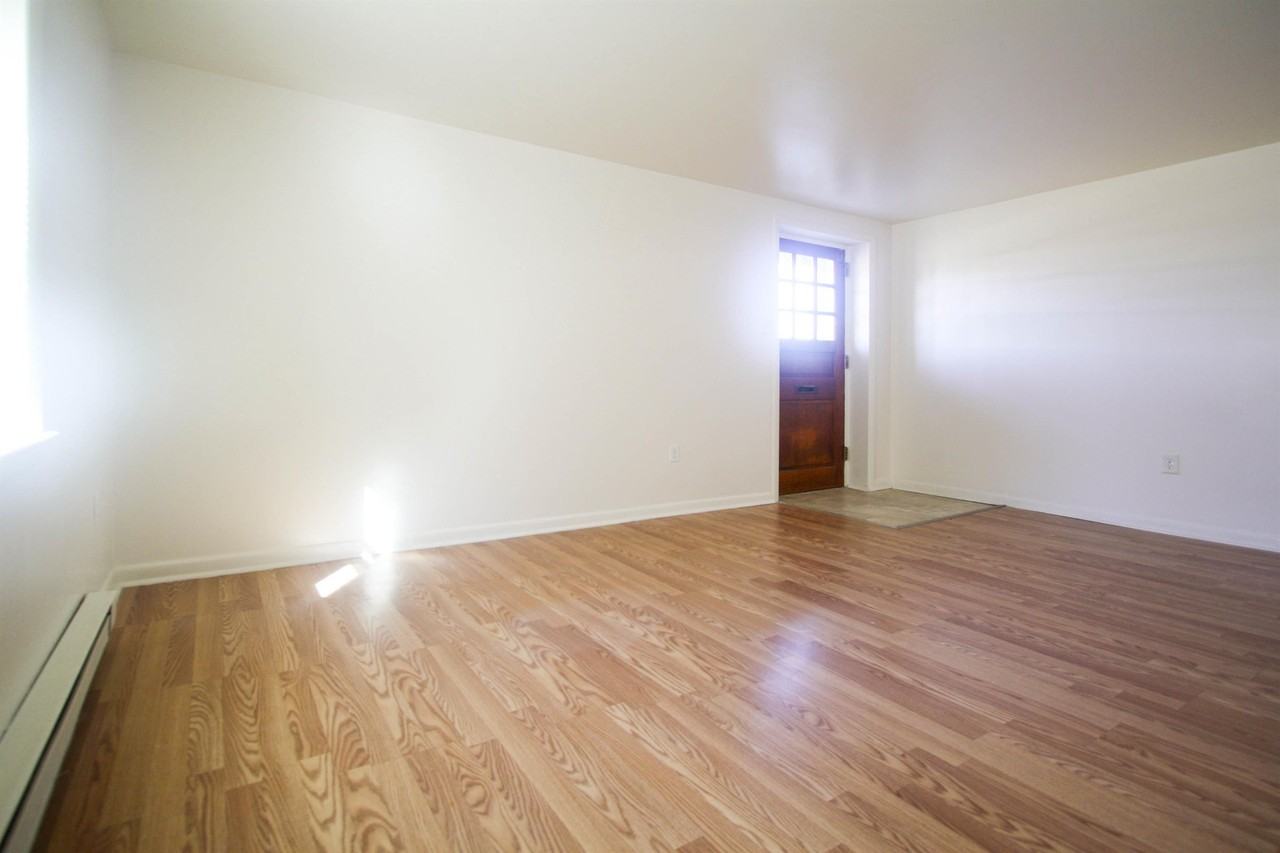 1013 South Raleigh Street - Photo 3 of 12