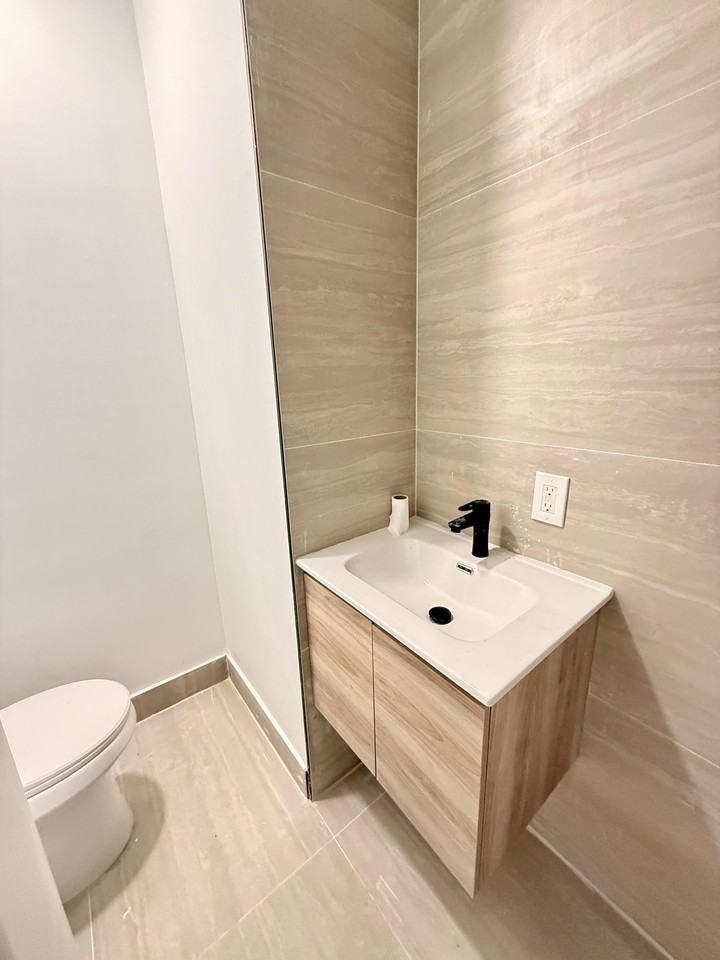 125 Southwest 19th Avenue - Photo 6 of 17