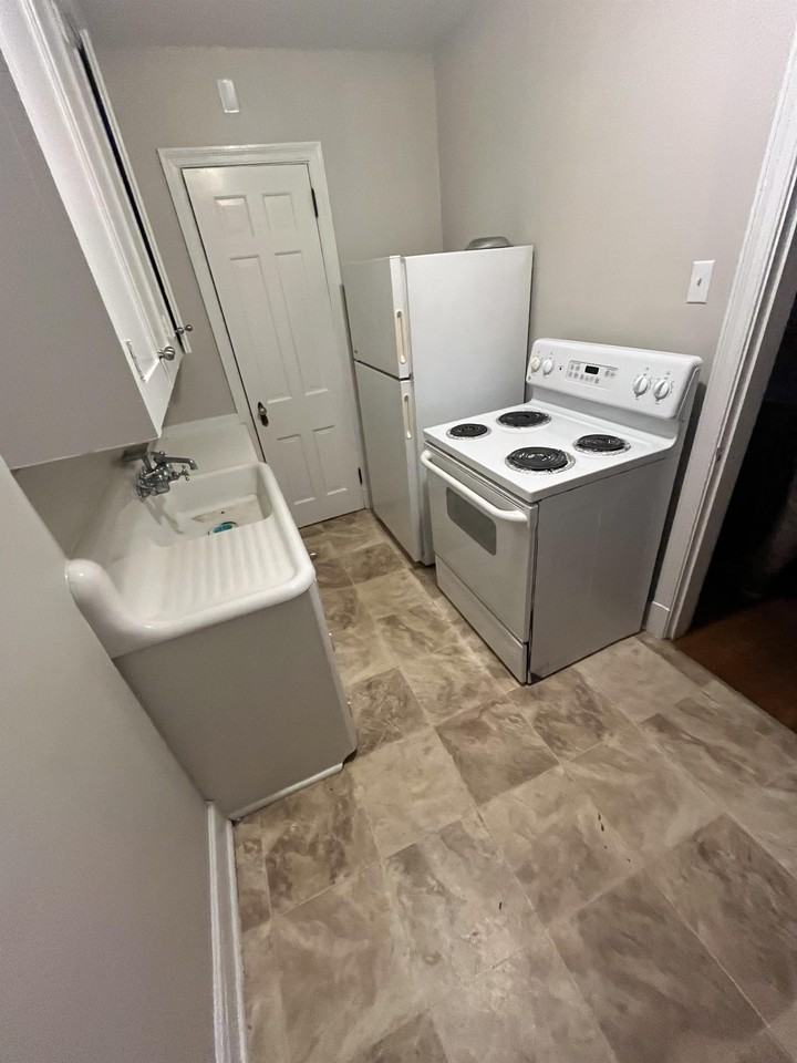 112 North Washington Street - Photo 2 of 6