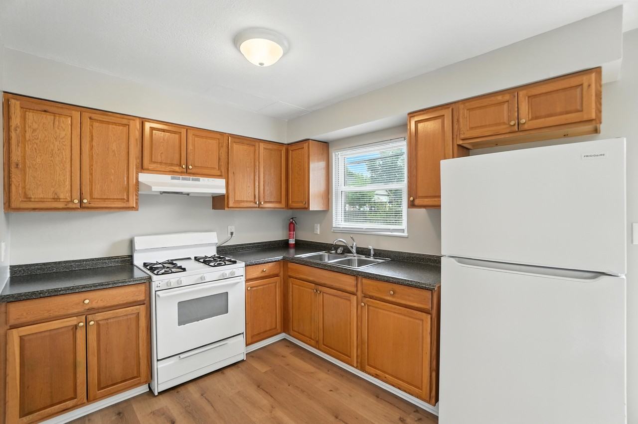 253 South Liberty Street - Photo 5 of 26