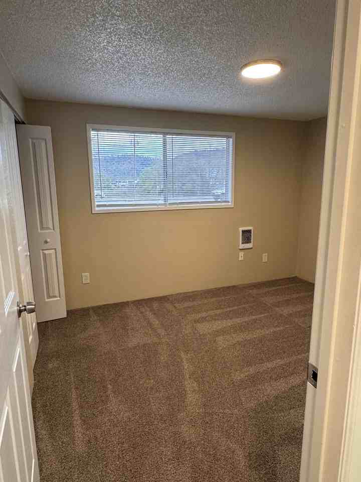 Bettis Wagoner Apts - Bldg 01 - Photo 7 of 12