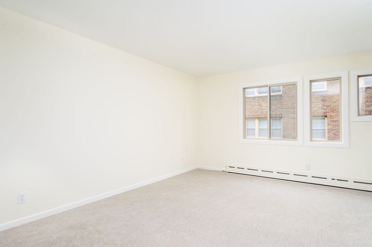 2709 Park Ave S - Photo 4 of 10