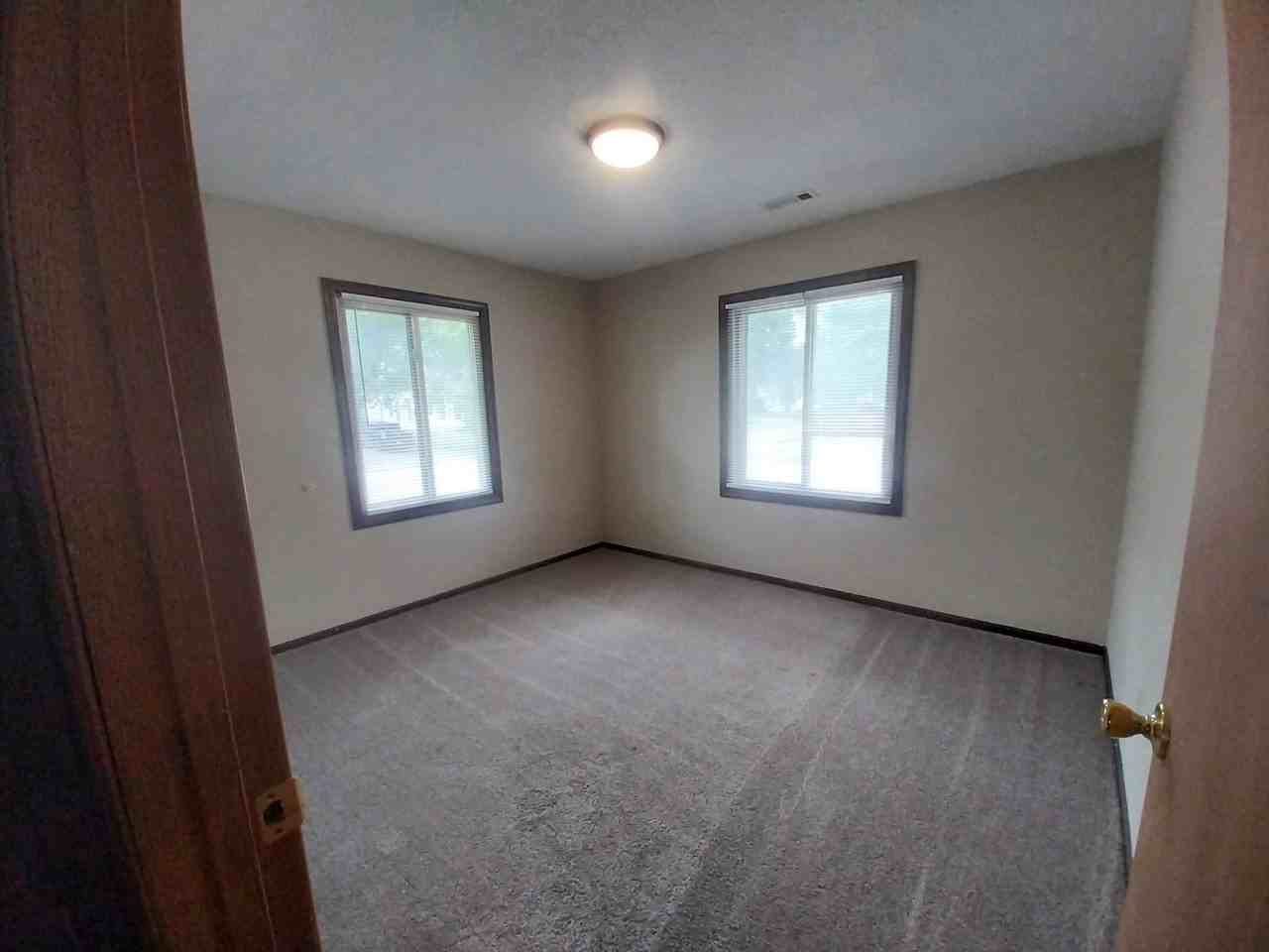 308 E Franklin St - Photo 2 of 7