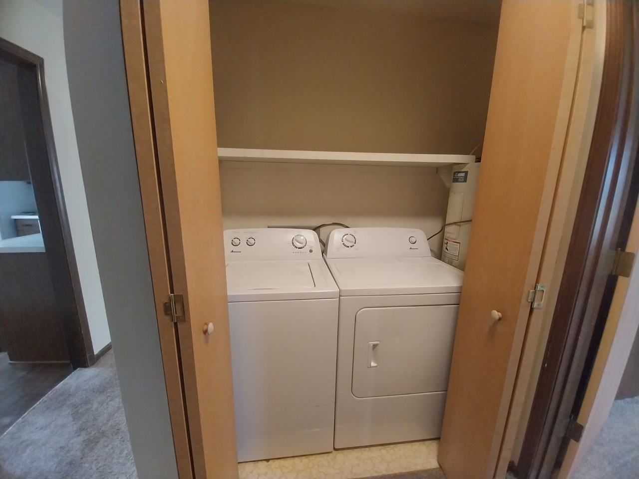 308 E Franklin St - Photo 3 of 7