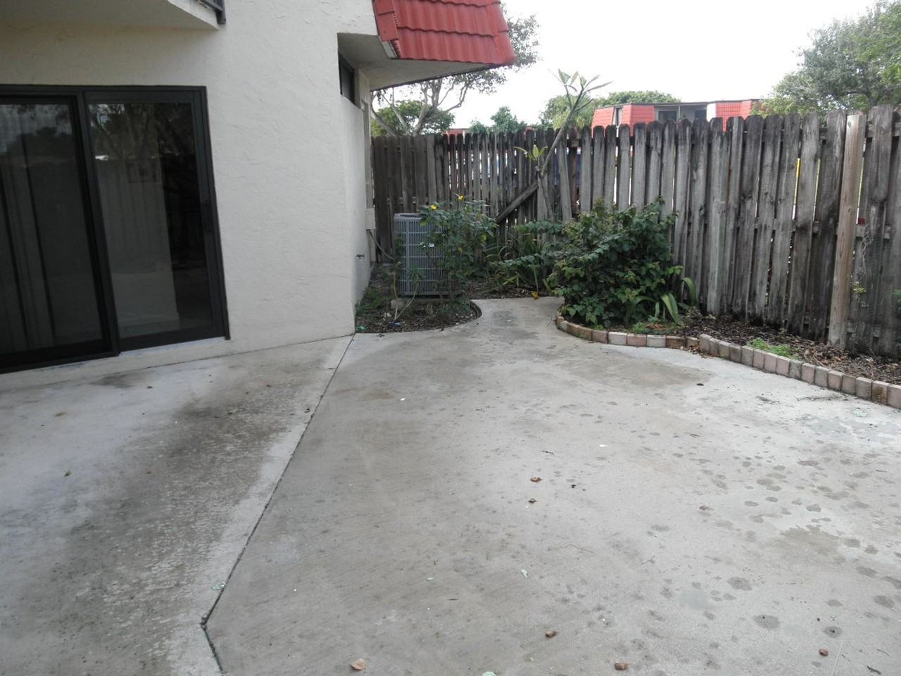 3662 Victoria Dr - Photo 3 of 15