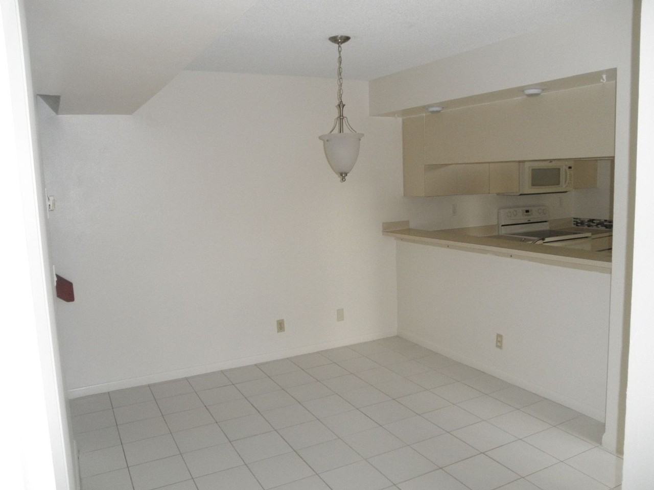 3662 Victoria Dr - Photo 7 of 15